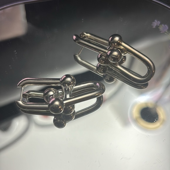 925 link ear rings  a bit off color because long time no use and it is silver . - Picture 2 of 4